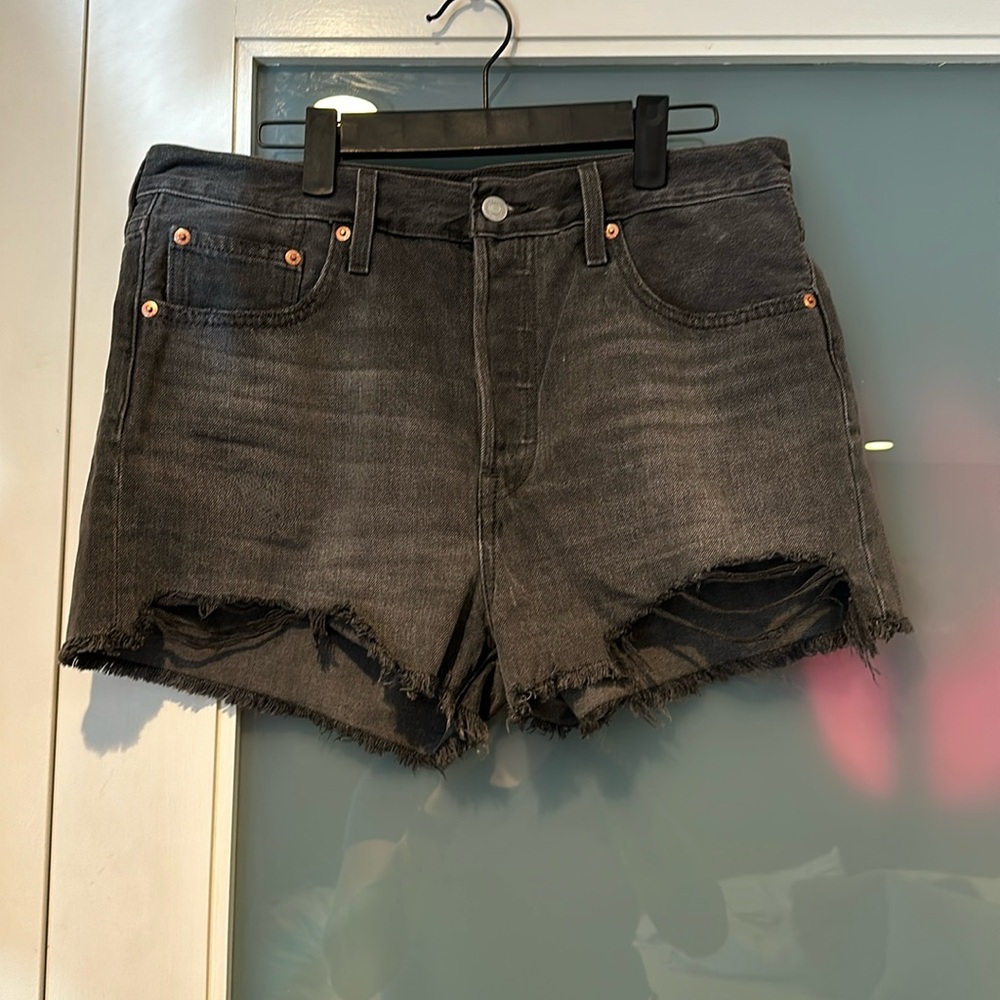 Levi’s 501 cutoff shorts